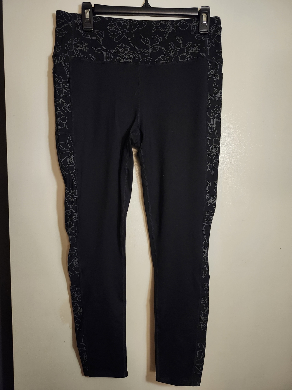 Skechers Go Walk Black Floral-Trim High-Rise Leggings - Size LARGE